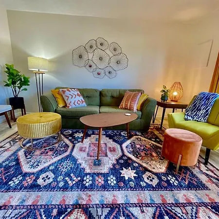 Fresh And Spacious 1 Bedroom In South Knox